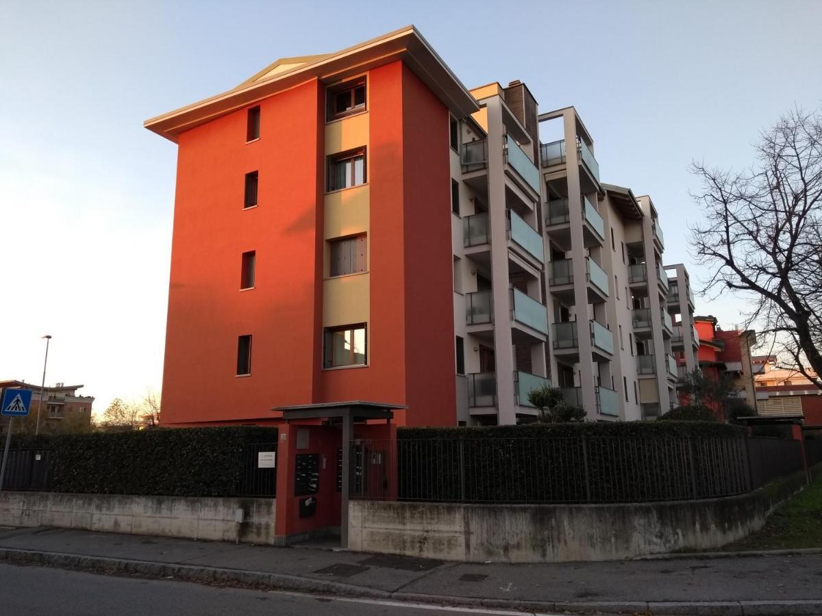 Moderno Trilocale Laura Apartment Dalmine Luaran gambar